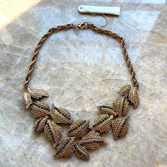 Gray Marcasite and gold tone necklace - Picture 7 of 9